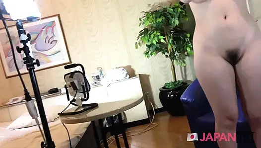Tamamen doğal Japon genç erkek avcısı bakış açısı dölleme için titriyor