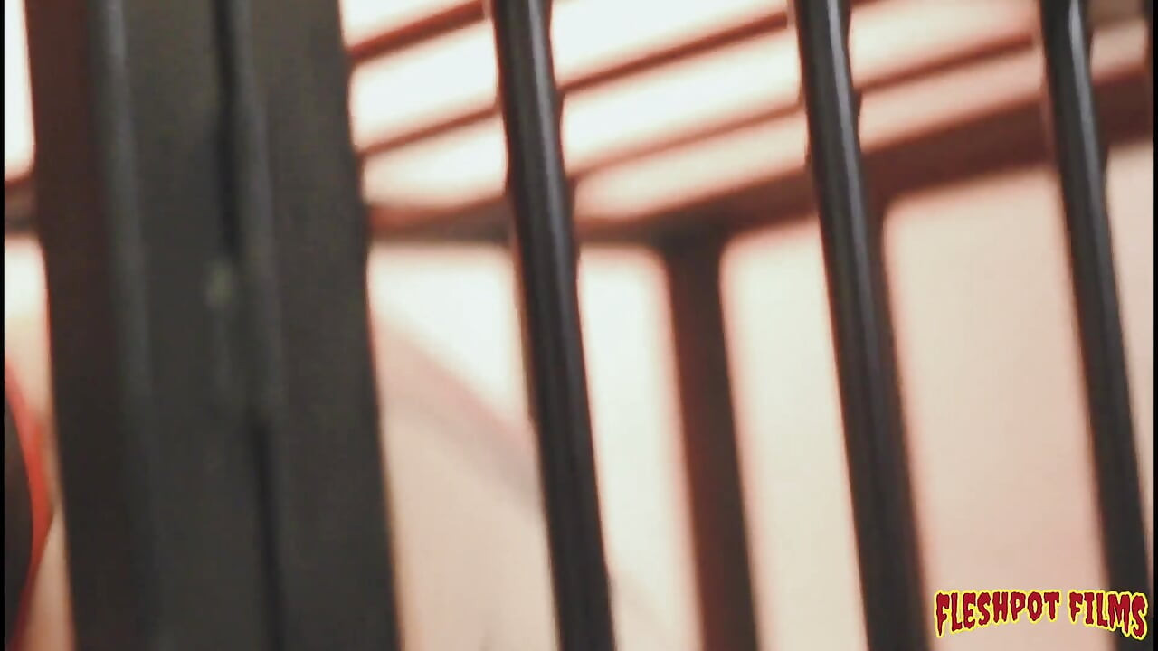 FleshpotFilms的烹饪表演和与巴尼和布莱克詹姆斯的扭扭