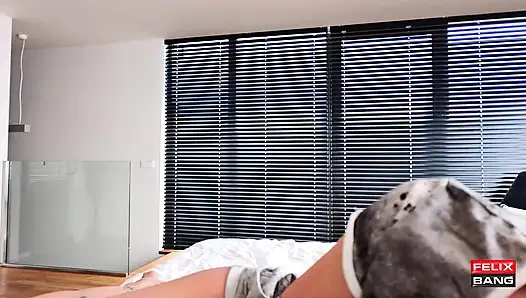 Meine 18-jährige stiefschwester Olivia ist traurig über ihre ex Freund! Will trost und wird hart gefickt!!