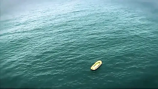 Ngentot memekku di bawah sinar matahari, sayang!!