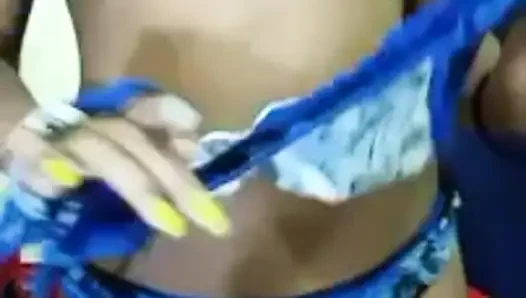İlk canlı görüntülü görüşmem seksi göğüslü amcık
