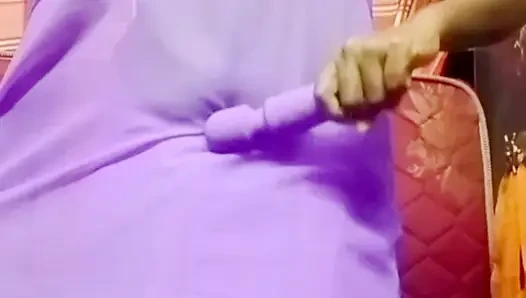 Video vibrator renu si istri hot india lagi asik muasin memeknya pakai vibrator sambil bugil! Renuraj