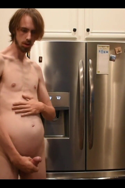 晚餐后的圆肚子