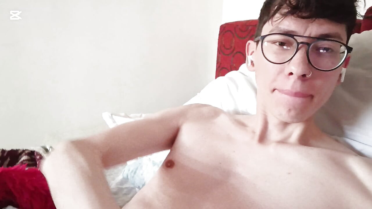 BIG CUM YOUNG LATIN GUY