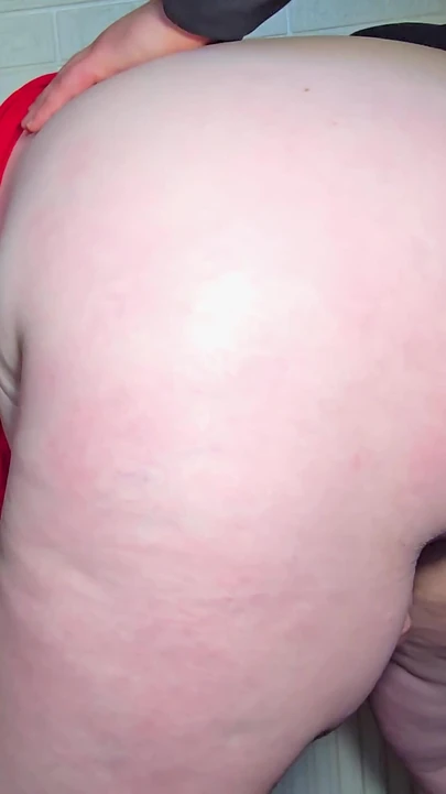 Spektakulärt ögonblick från "styvmamma Det såg ut som en lätt bit 30 cm kuk. skriker och kommer"