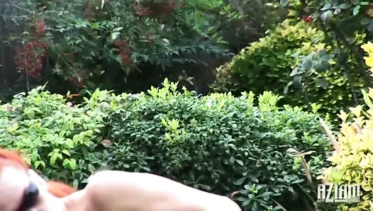 Hinter den kulissen mit athletischem rothaarigem schätzchen shannon