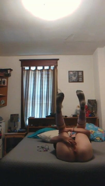 Brunette legs up masturbate