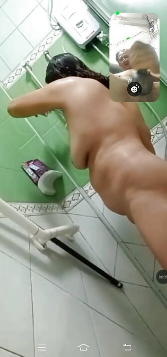 Watching her beautiful body i cum