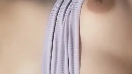 Keinginan berbisik belaian dan provokasi pelan