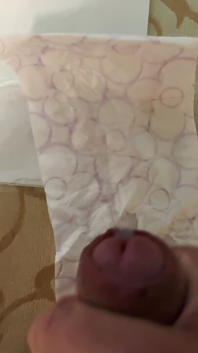 Earl Smile Big Cumshot Heavy Load On Toilet Paper