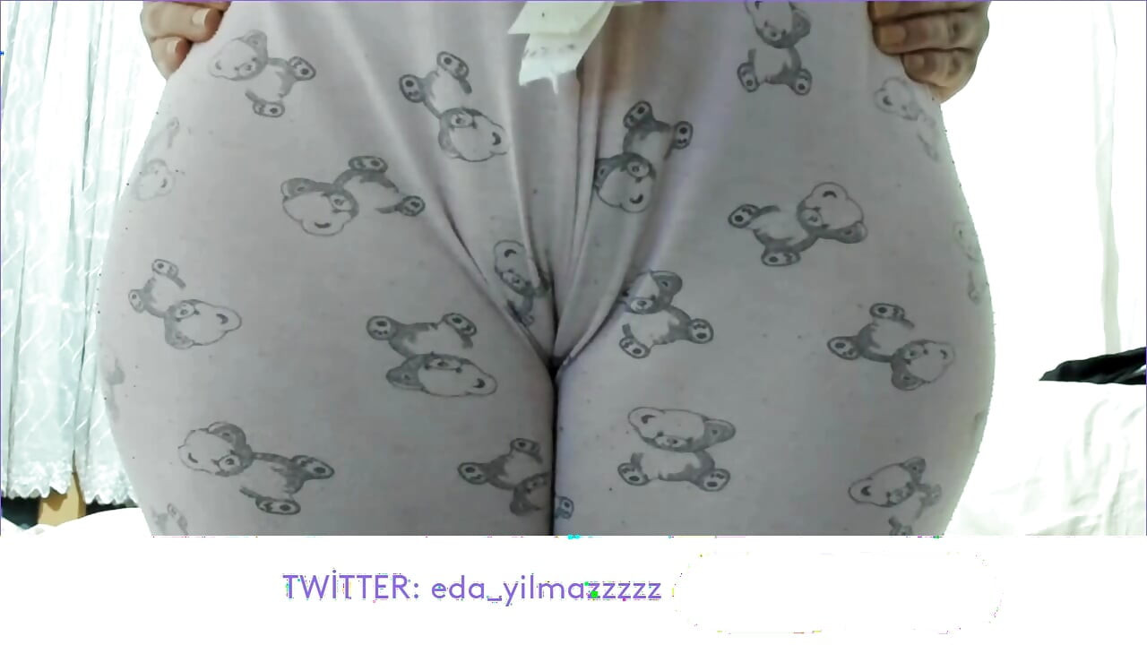 CAMELTOE- MASTURBATION IN PAJAMAS- TURKISH MILF- TURKISH PORN