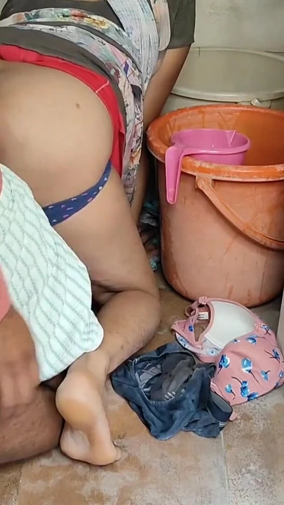 "कोमल के देवर ने हिल्ट से टकराकर उसकी चढ़ाई खराब कर दी" से यादगार पल"