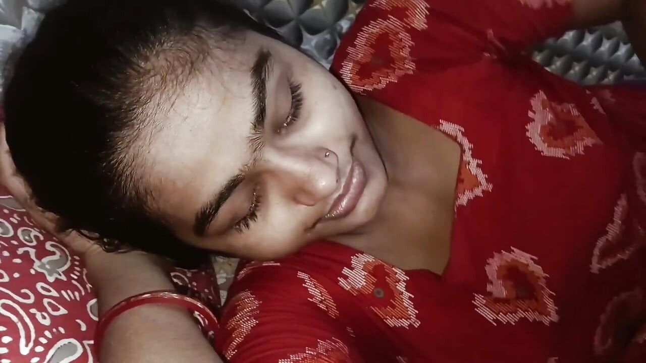 Cute Indian Girl Wet Oral Play & Tongue Cumshot