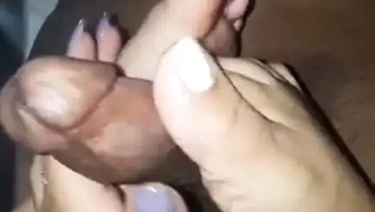 Pretty white toes play
