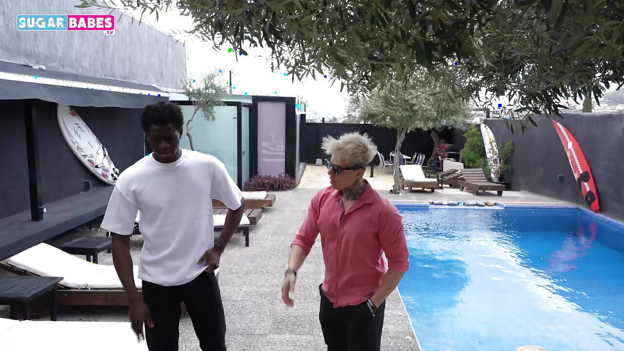 Sugarbabestv에서 로미오와 흑인 대물 인종 간 거래를 닫는 크리스티 화이트