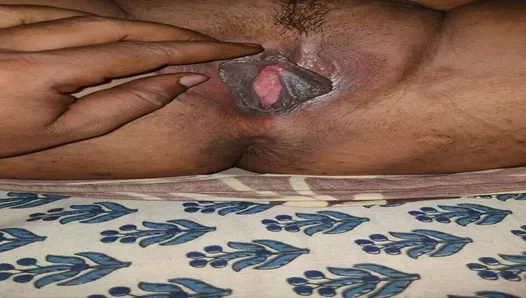 Amajn delivery boy fuk sonali and fingering when hubby hide and capture vdo. Bengali hot wife sonali invite you to fk