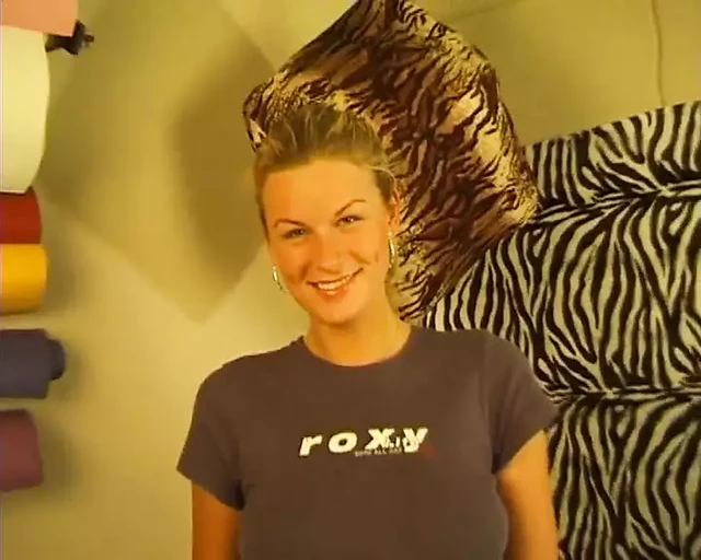 I introduce myself, I'm an exhibitionist model and today I masturbate for the first time