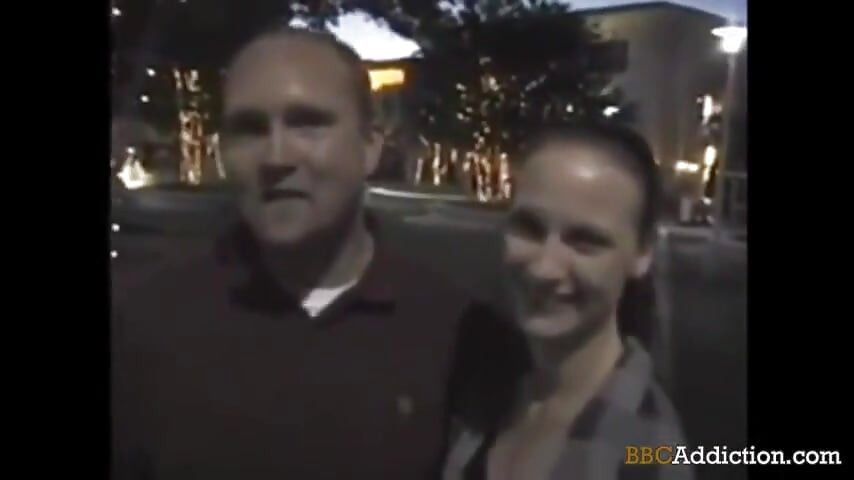 大黑鸡巴上瘾 - 100% 业余和自制色情视频. 熟女沉迷于大黑屌和跨人种敲打.