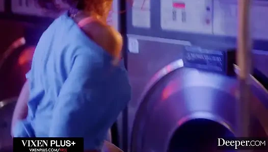 Derin. Şeker bebek scarlit eski sevgilisiyle tutkulu bir karşılaşma oluyor