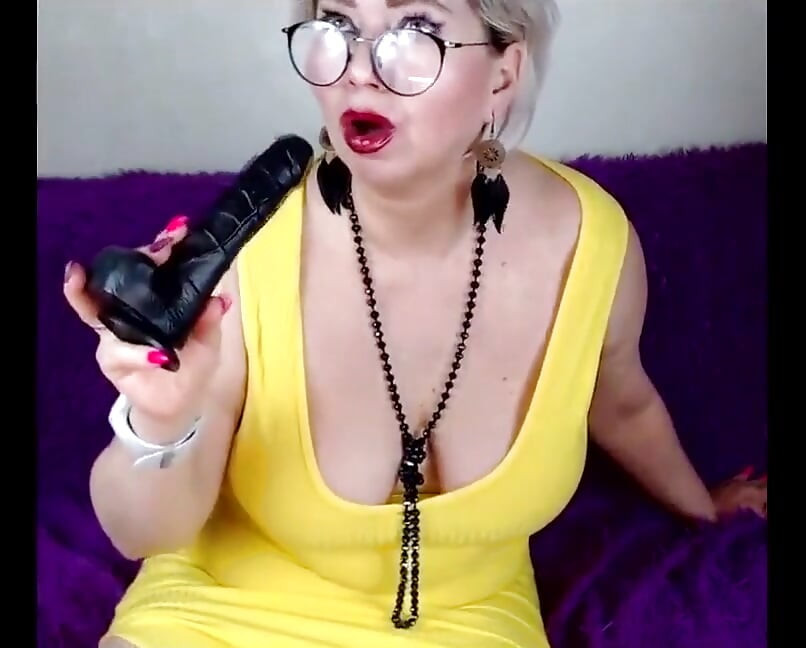 Rijpe vrouw te koop-13! (aimee hete milf, ook bekend als Aimeeparadise) Wulpse webcamjager in een gele jurk!