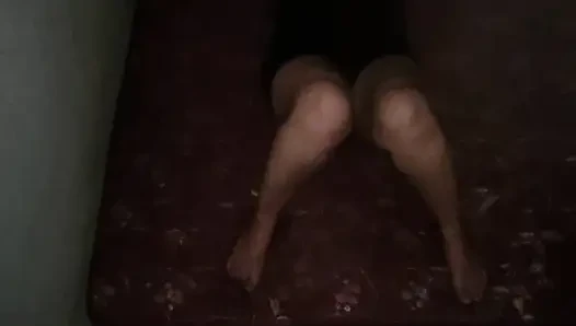 ( viral ) A wife serves her neighbor.