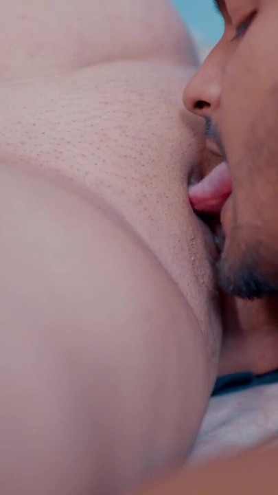 Hintli kadın seksi gecede yaramaz devar tarafından baştan çıkarıyor | Klip 1