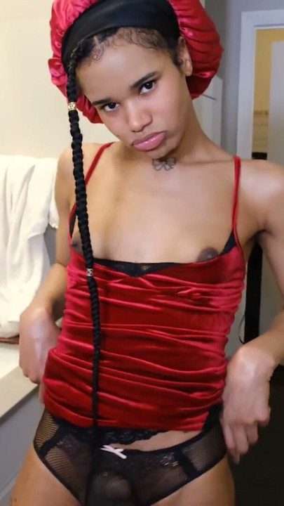 BOBSTGIRLS - Black tgirl masturbates while taking a bubble bath | Clip 1