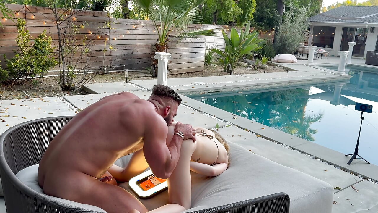 Bts 1 - en primer plano con la pequeña chica Fiona Peaches