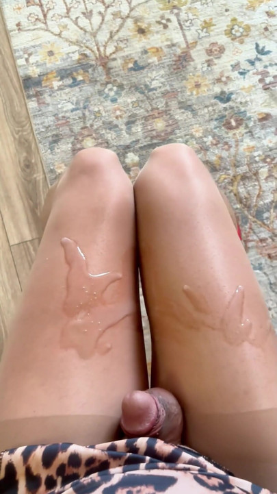 ลูกเลี้ยงชายของกูน้ําแตกที่ขากูก่อนไปโรงเรียน | คลิป 1