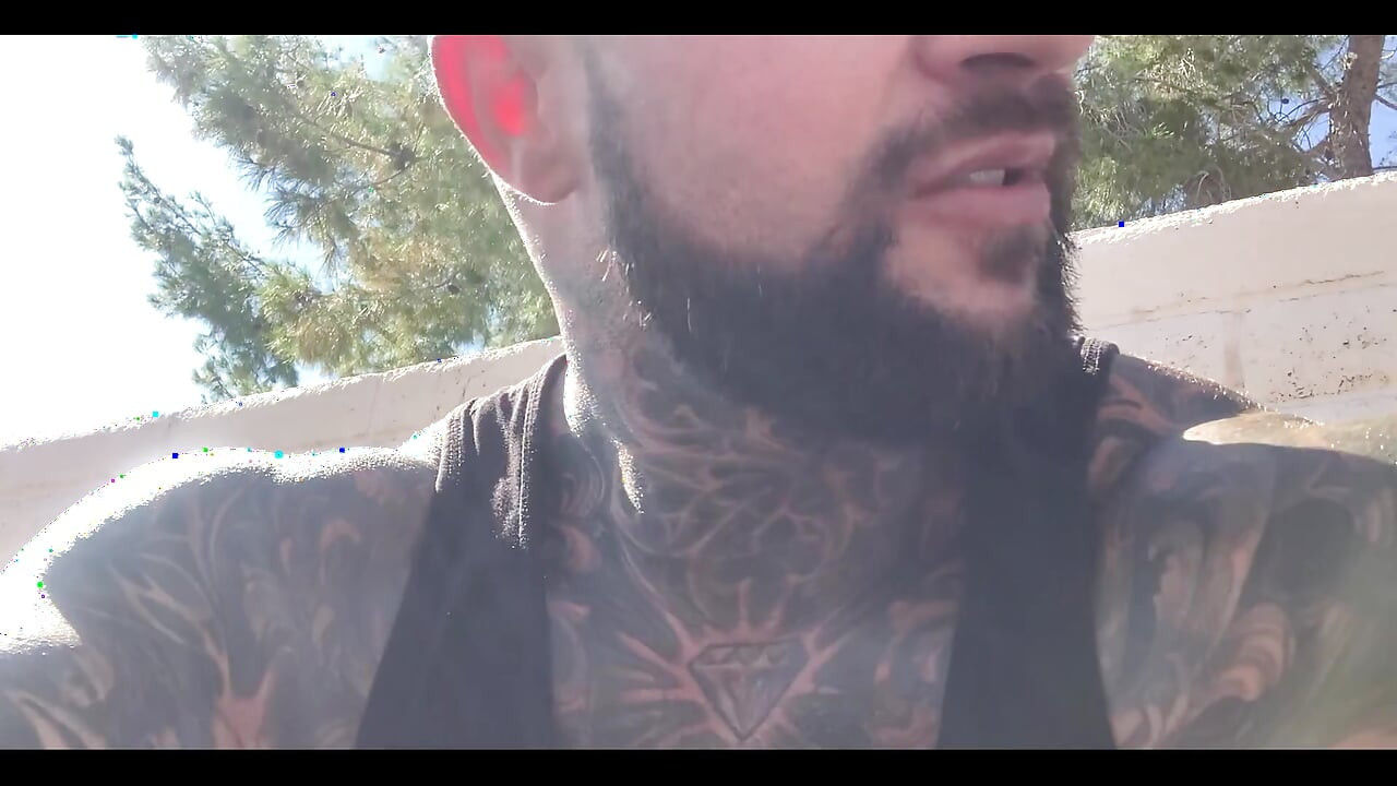 Vendeu outro par de meias para um garoto de pé em breve para ser muito feliz