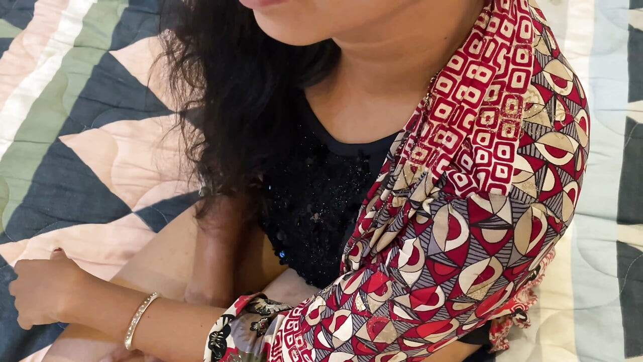 Model desi cantik India pertama berkongkek tegar dengan pemandu