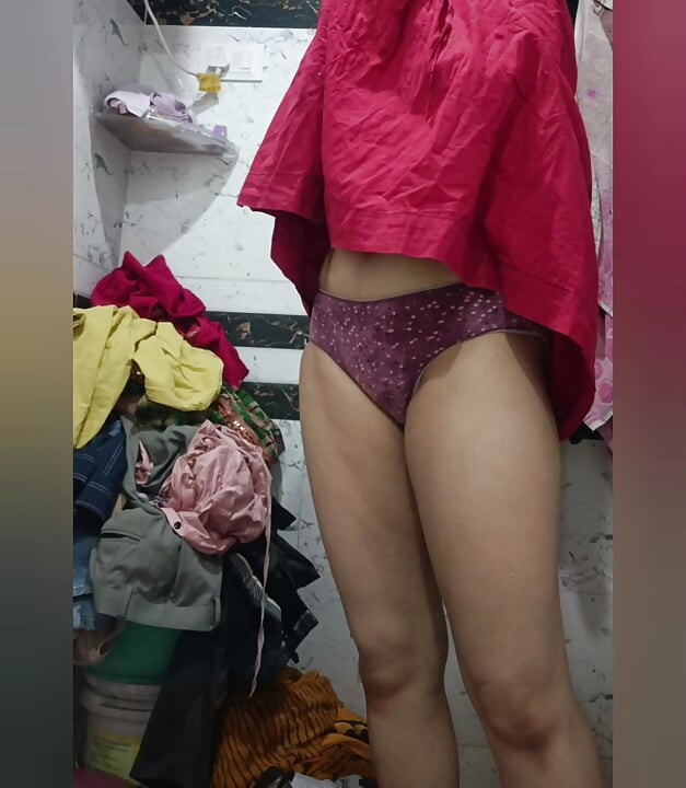 Priya Bhabi Sexy Video Shoot