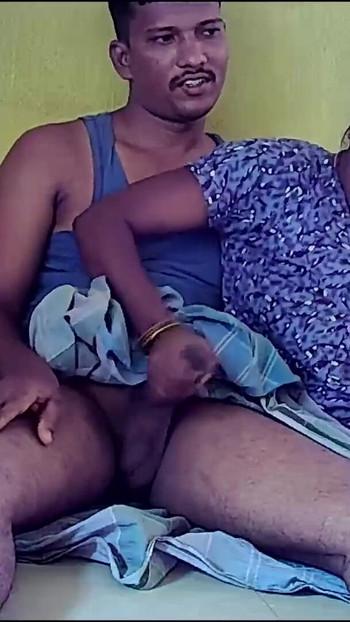 Momen epik dari "istri seksi rumah desa India pantat hitamku dientot"