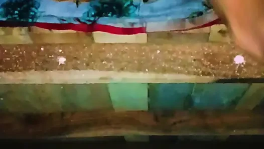 Sister-in-law's bad fucking and spreading both her legs, put the whole penis and took out the piss from the pussy.