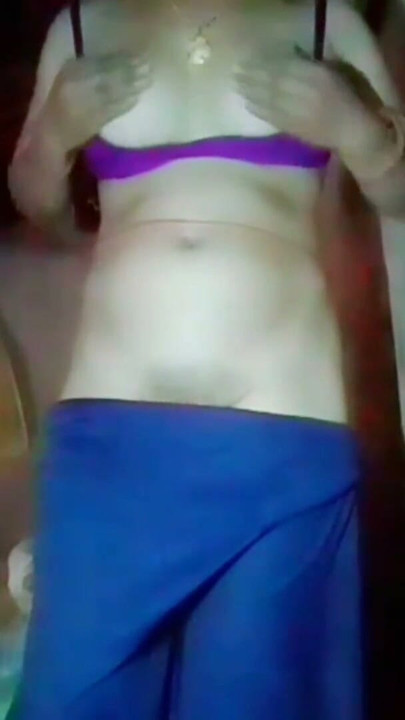 Ateşli seksi Asyalı bebek mastürbasyon yapıyor | Klip 1