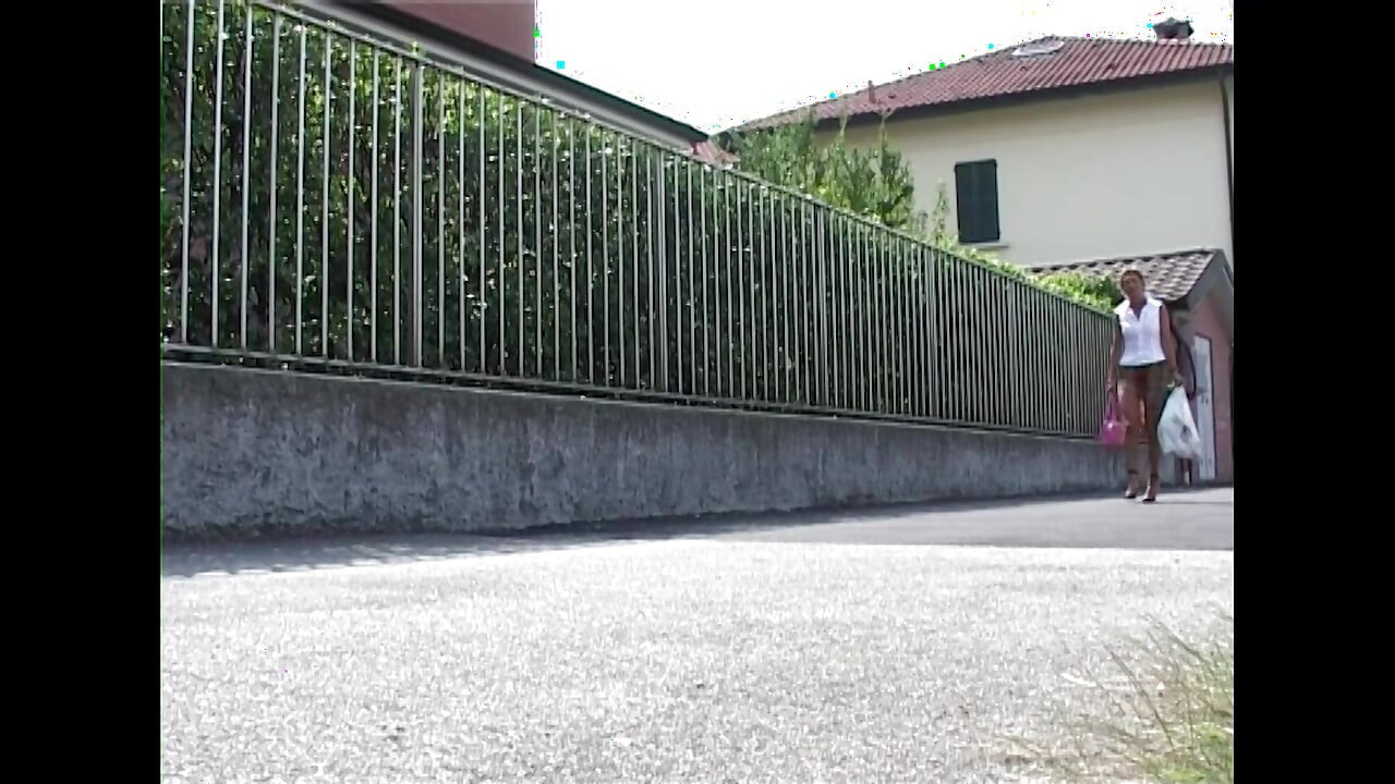 Seasoned slut like to be fucked by young guy