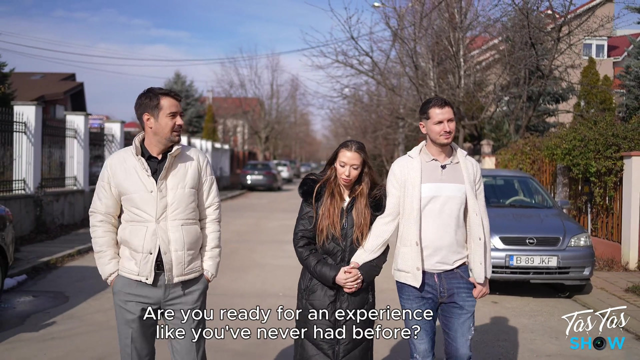 服従的なブルネットがBDSMダンジョンで縛られ、激しくセックスされた