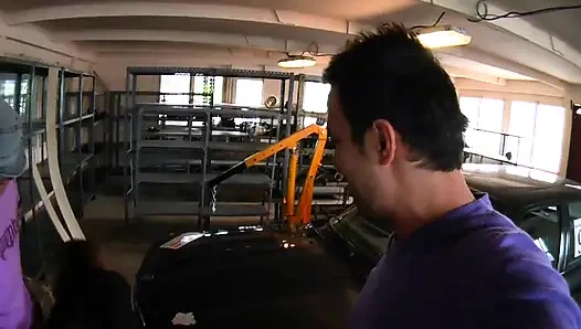 Сексуальная задница мачехи Susi для большого члена