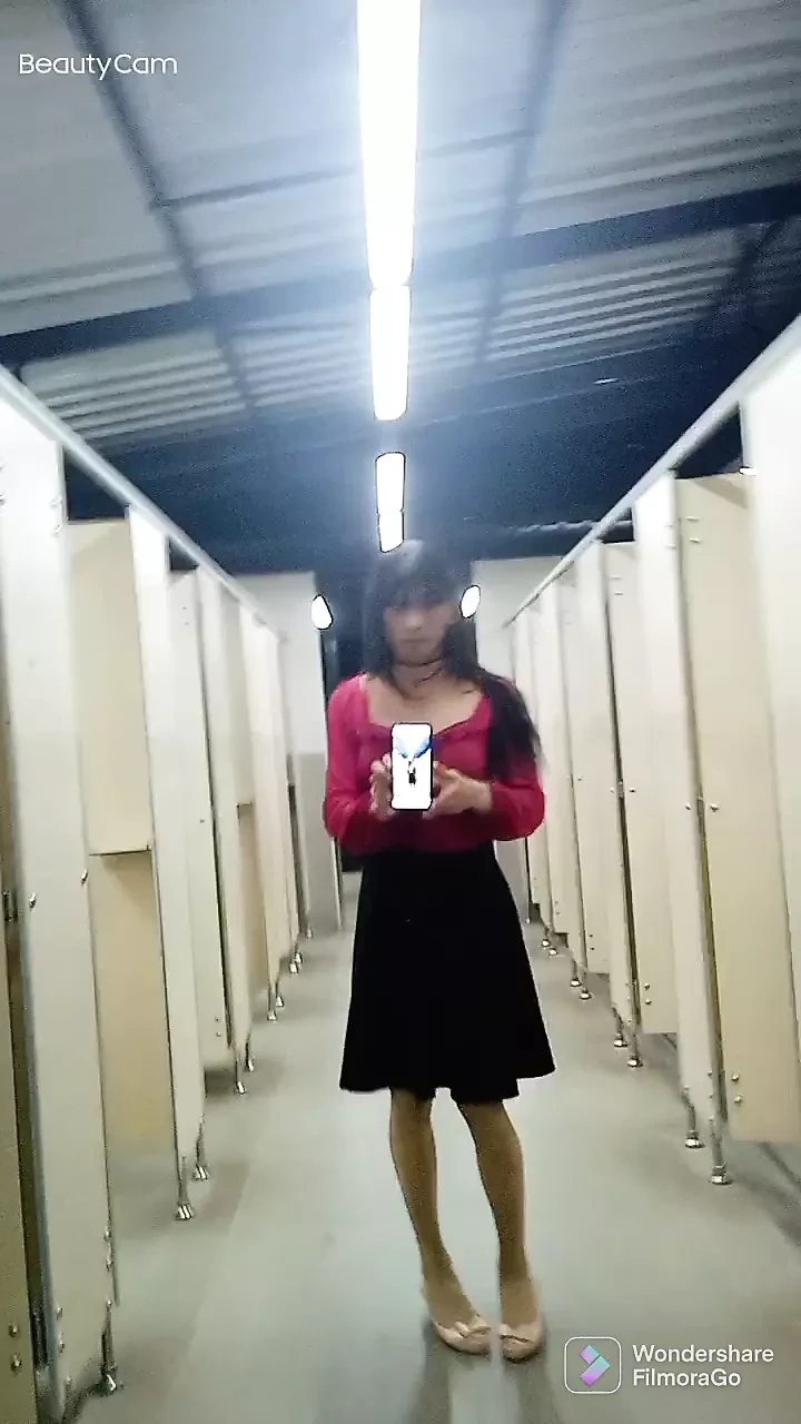 Mena crossdresser
