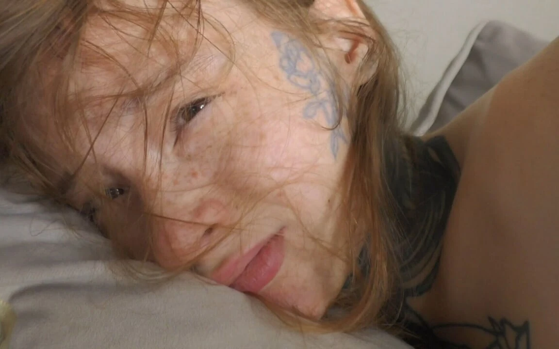 Drobná zrzka nezvládá velkého čůráka