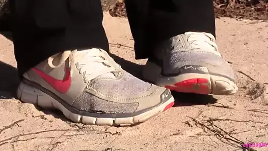 Kat nike 무료 스니커즈 슈플레이 노이즈 크러쉬 풀 영상