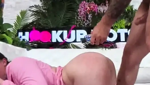 Supermodel maddie wren trifft sich mit nade nasty für schlampiges anal