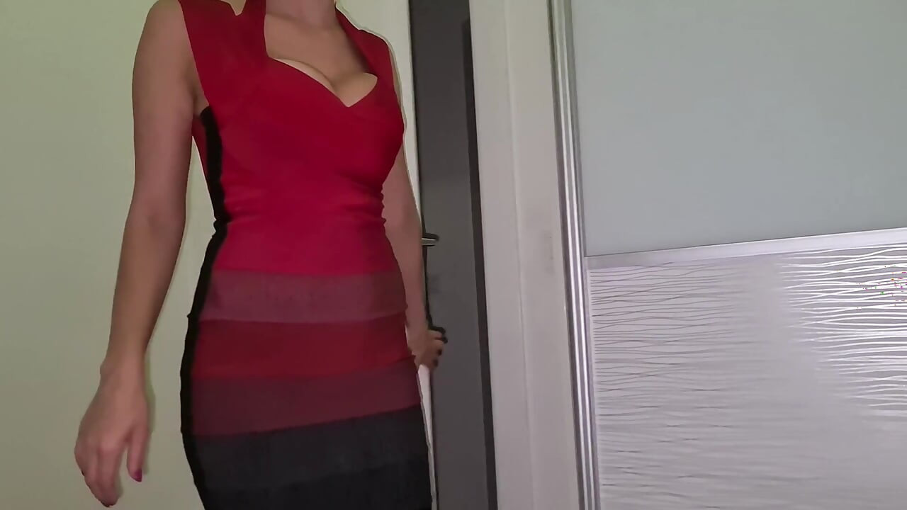 Došla mi je poželjeti laku noć, ogromno svršavanje po haljini