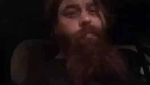Köpek gibi uluyan