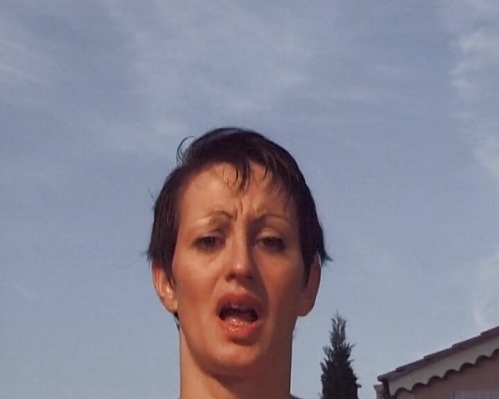 Enorme facial para uma puta francesa safada depois de foda anal quente