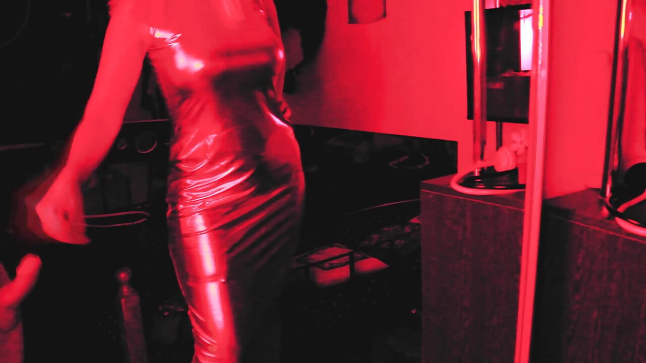 Domina Eva fetiche, vestido plateado, jugar con la dominatrix bdsm femdom milf dominatrix
