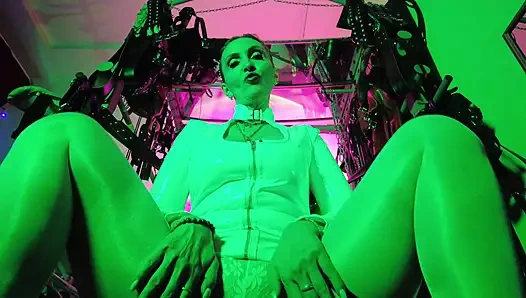 Dominatrix Eva Lateks Solo Facesitting Femdom Külot Büyük Göt MILF BDSM Fetiş Sıcak Topuklu Gonzo Beyaz Pvc Elbise