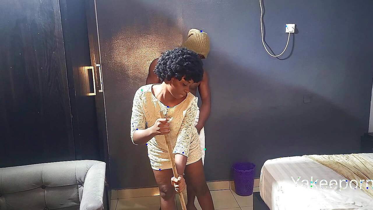 BBC Cleaner Ask Me to Fuck Her Before Her Boss Come Back