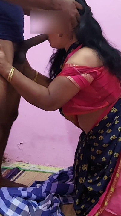 Aunty was getting ready to put on her panty and I stopped her from putting on panty and had sex with her. | Clip 2