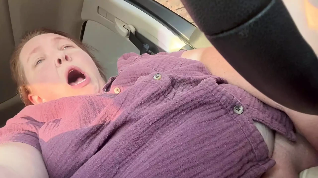 Buccees停下来，并有时间达到几次高潮